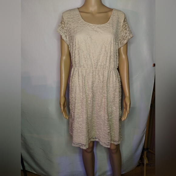 No Boundaries juniors size xl (15-17) cream lace dress - Picture 1 of 7